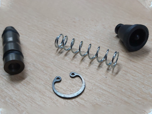 FRONT BRAKE MASTER CYLINDER