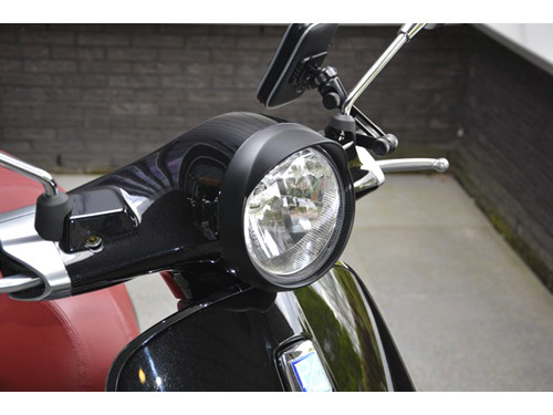 Koplamprand + Luifel Mat Zwart Vespa Primavera