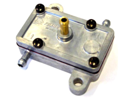 Benzinepomp Piaggio Runner